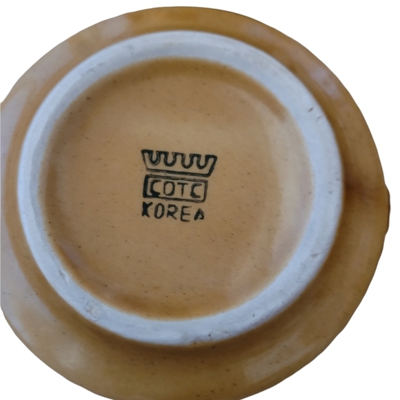 Vintage - 70's COTC Korea Butterfly Stoneware Cups with D Handles Set of 4 - Picture 5 of 5